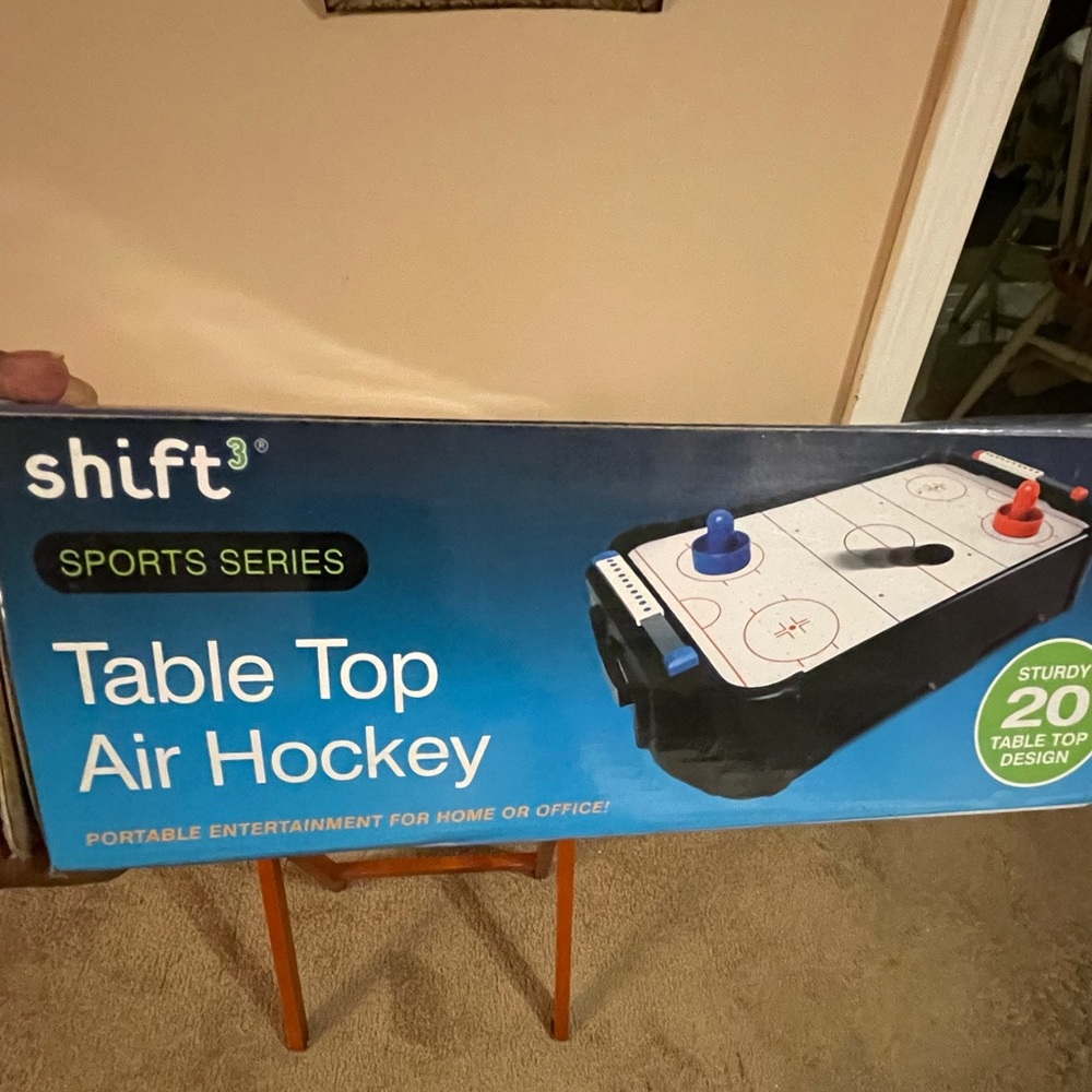 Shift 3 Sports Series Sturdy 20”Table Top Design Color:Black,White,Red&Blue